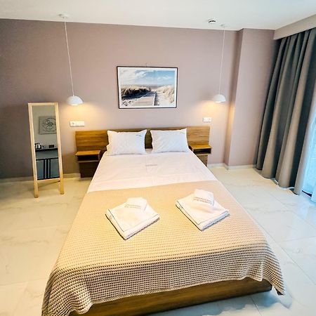 Sithonian Sunset Luxury - Nikiti Cozy Getaways Aparthotel Bagian luar foto