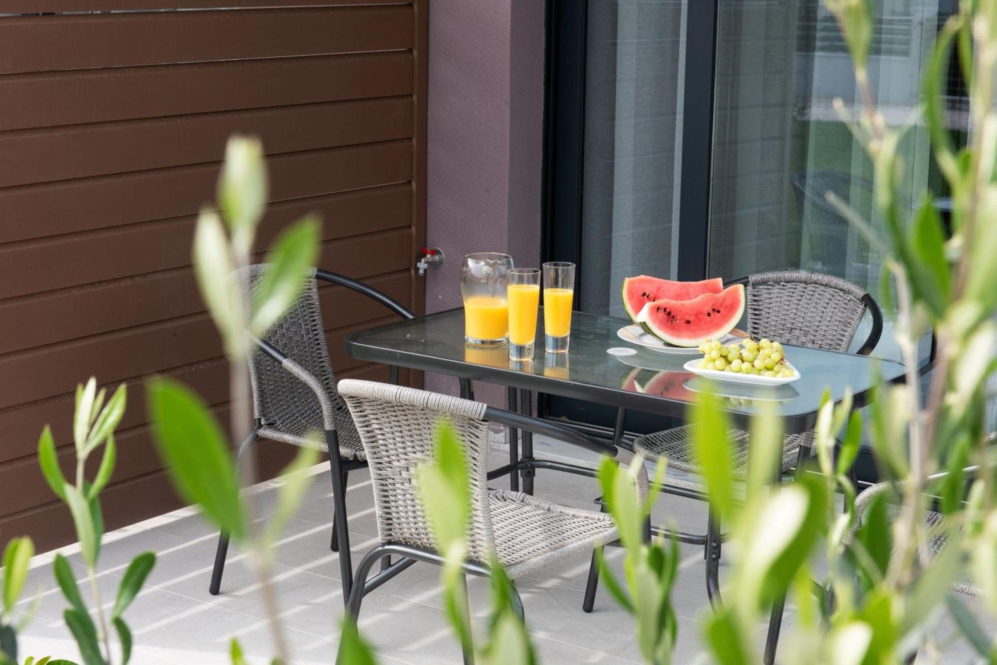 Sithonian Sunset Luxury - Nikiti Cozy Getaways Aparthotel Bagian luar foto