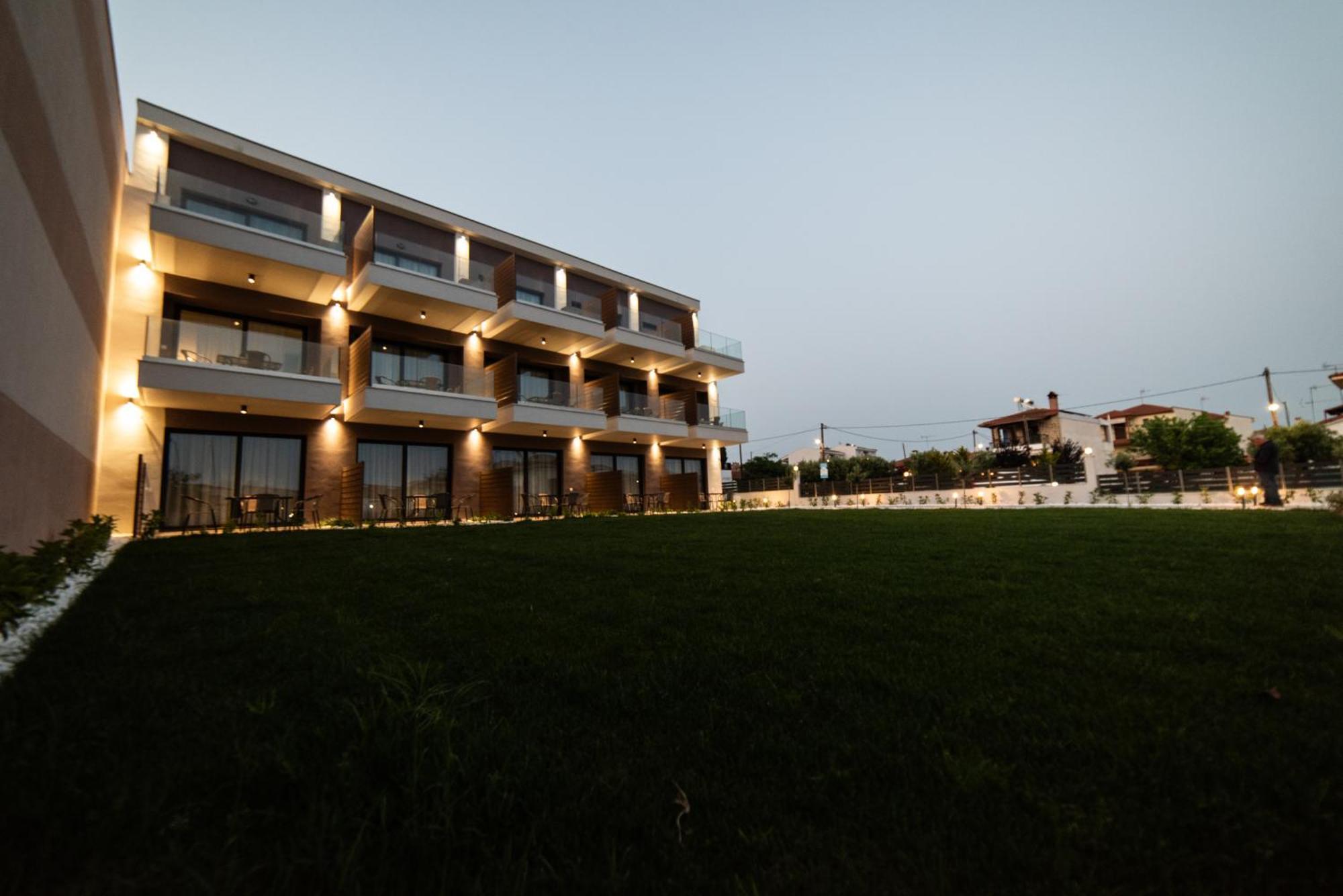 Sithonian Sunset Luxury - Nikiti Cozy Getaways Aparthotel Bagian luar foto
